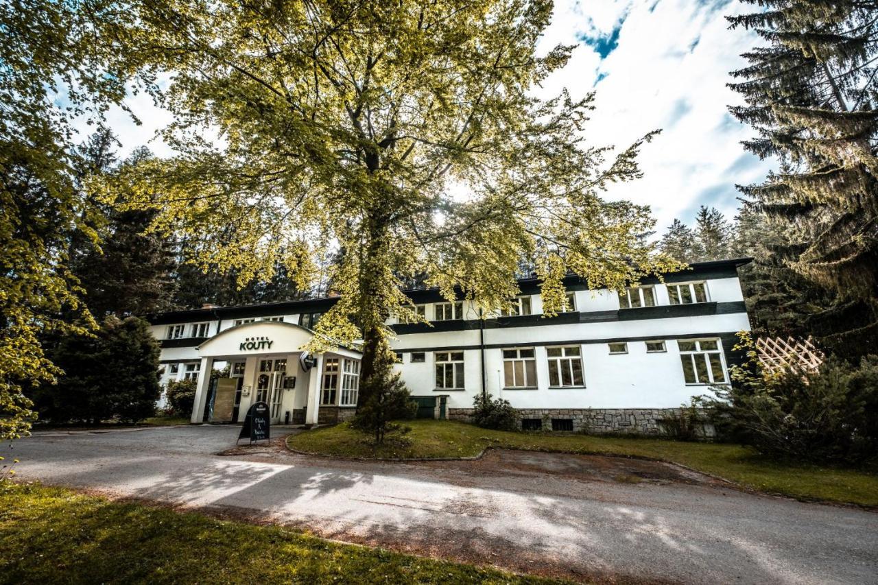 Hotel Kouty Ledeč nad Sázavou Esterno foto
